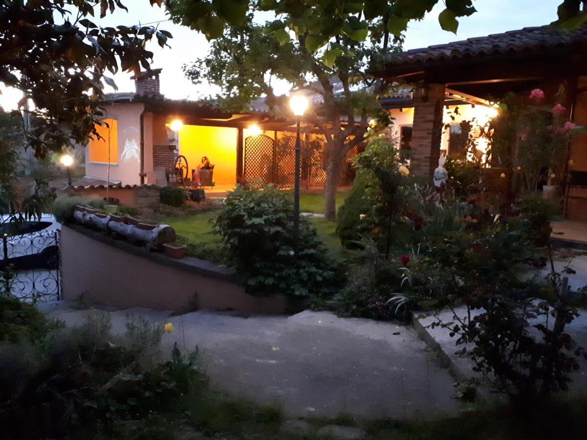 Holydays Home Little Frog Agliano Terme Luaran gambar
